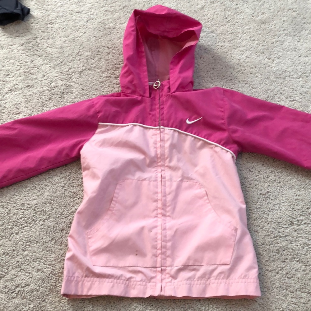 Girls nike wind breaker